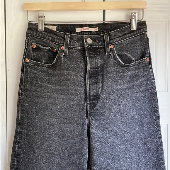 Levi's Ribcage Straight - Picture 4 of 8